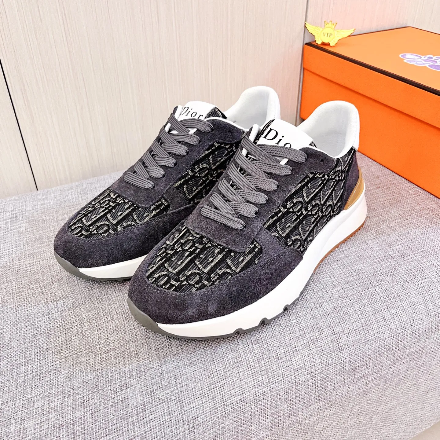 Men's men's shoes💰 460 men's shoes💰[Dior]🔥Men's high-end brand of shoes official website 1:1 latest masterpiece: the upper is made of Italian imported first-layer cowhide with a comfortable and breathable lining➕original non-slip and wear-resistant outsole🔥, making walking more convenient and comfortable! An exclusive new model, a stunning work, a beautiful 1:1 replica [color] compared to the official quality! Create a fashionable personality to set off your uniqueness! A must-have for trendy men! Classic🔥Size: 38-44 Color: 🔥Multiple colors available🔥.